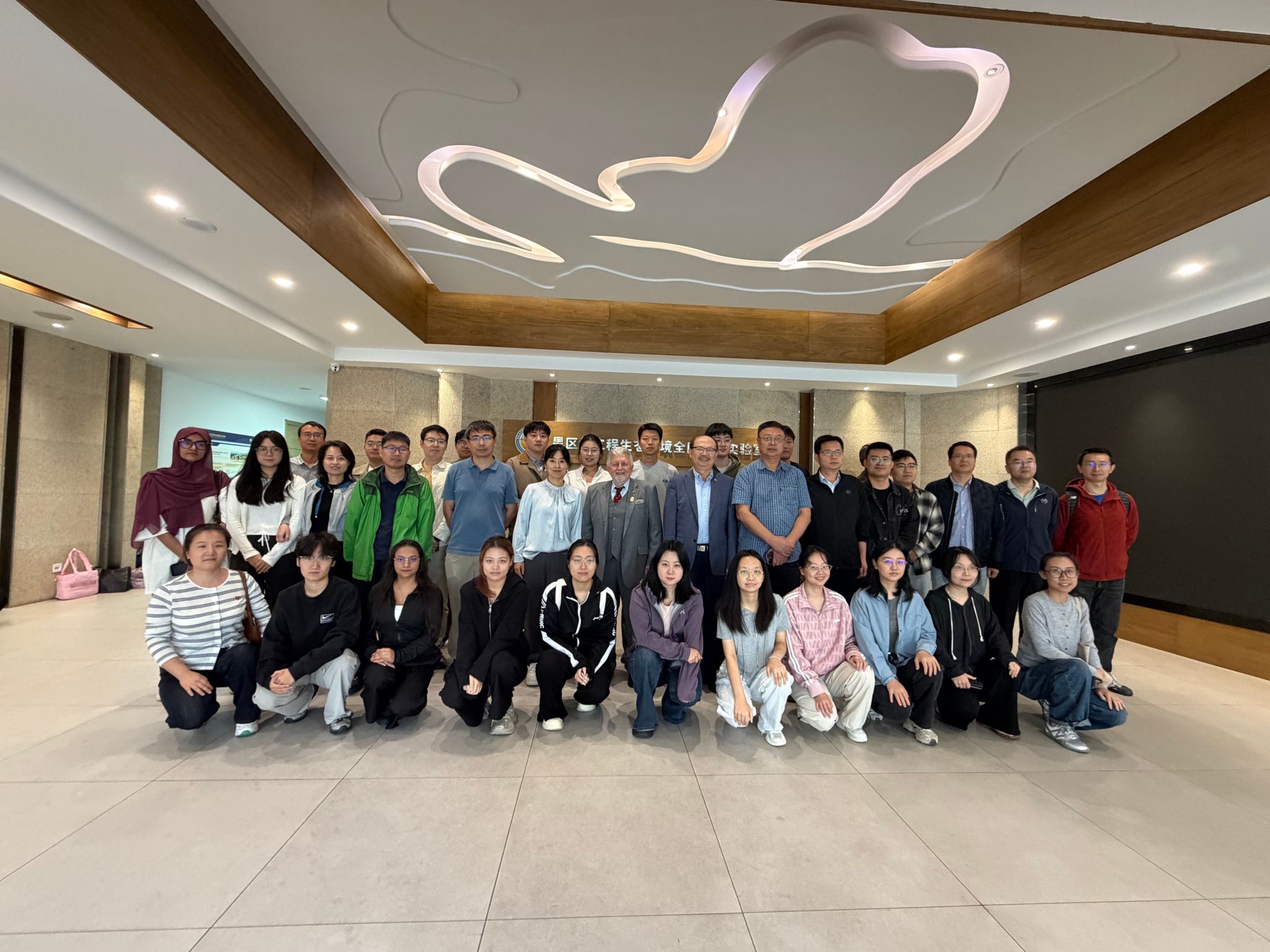 奥地利维也纳自然资源和生命科学大学教授一行来访我校